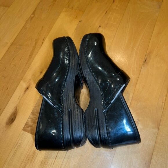 Women’s Dansko Slip-On’s - Picture 6 of 7